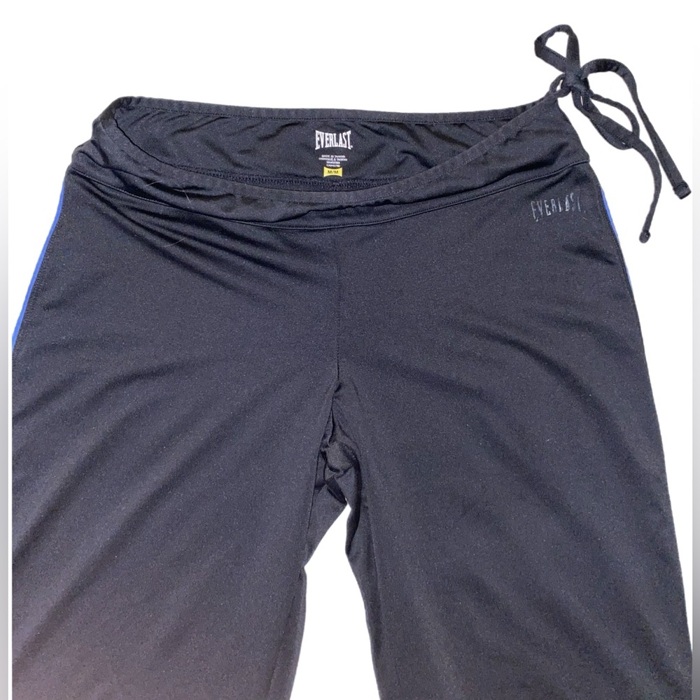 Everlast Black and blue Side Tie Athletic Flare pants in a women’s Size Medium.